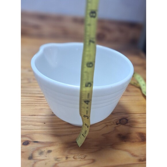 Vintage White Pyrex Glass Mixing Bowl #4 Pour Spout Hamilton Beach 6.25" X 4.5" - Picture 8 of 8